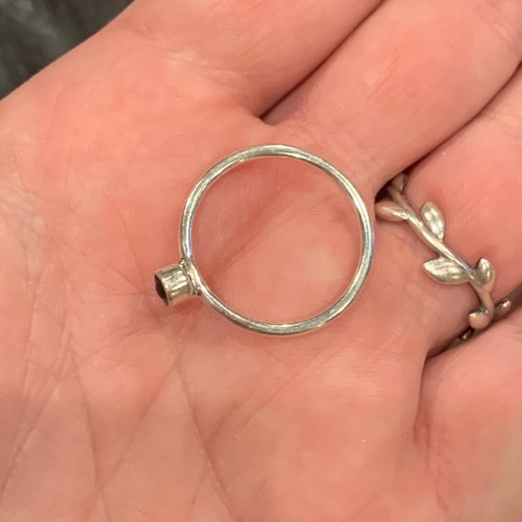 - Genuine Amethyst gemstone in 925 ring size 8 - Picture 2 of 3